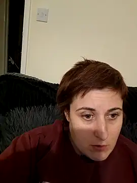 Snapshot of Tiara_XOX chatting on February 2026 05:25:01 AM Tiara XOX online show from February 2026 05:25:01 AM