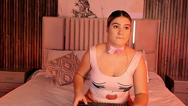 Snapshot of Liiahfontaine chatting on February 2026 11:42:02 AM Liiahfontaine online show from February 2026 11:42:02 AM