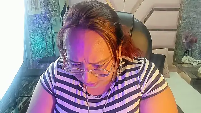 Snapshot of Shara_Oz chatting on March 2026 08:21:02 AM Shara Oz online show from March 2026 08:21:02 AM