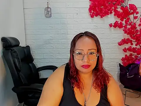 Snapshot of Shara_Oz chatting on March 2026 02:49:01 AM Shara Oz online show from March 2026 02:49:01 AM