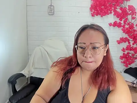 Snapshot of Shara_Oz chatting on April 2026 02:50:02 AM Shara Oz online show from April 2026 02:50:02 AM