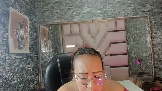 Snapshot of Shara_Oz chatting on April 2026 03:00:02 AM Shara Oz online show from April 2026 03:00:02 AM