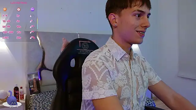 Snapshot of EVAN_TAY chatting on February 2026 03:02:01 AM EVAN TAY online show from February 2026 03:02:01 AM