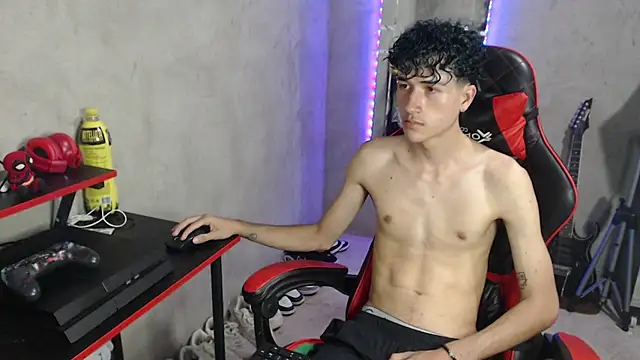 Snapshot of Johnny_cagee_ chatting on June 2026 11:52:01 PM Johnny cagee online show from June 2026 11:52:01 PM