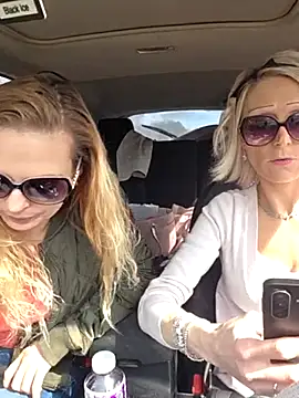 BeautifulFire23 online show from April 2026 06:27:02 PM