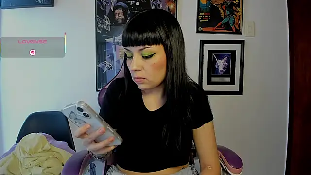 luckylaura online show from February 2026 05:35:01 PM