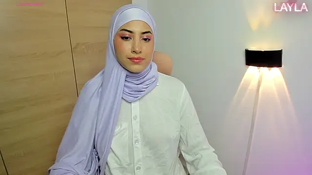 LAY LA  online show from February 2026 11:20:01 PM