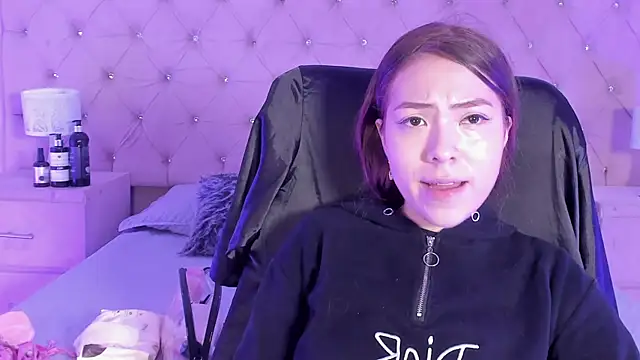 Snapshot of lizzyrossie chatting on February 2026 12:55:01 PM lizzyrossie online show from February 2026 12:55:01 PM