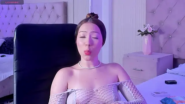 lizzyrossie online show from March 2026 09:54:02 PM