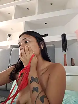 Layla em online show from February 2026 02:37:01 PM