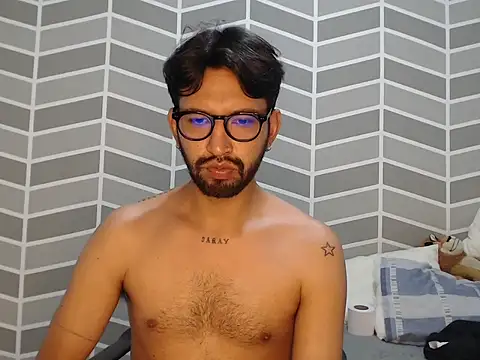 Snapshot of thomass1018 chatting on April 2026 02:16:02 AM thomass1018 online show from April 2026 02:16:02 AM