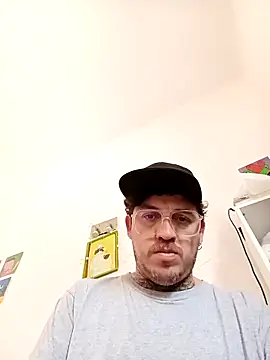 Snapshot of helloandi chatting on April 2026 05:28:01 PM helloandi online show from April 2026 05:28:01 PM