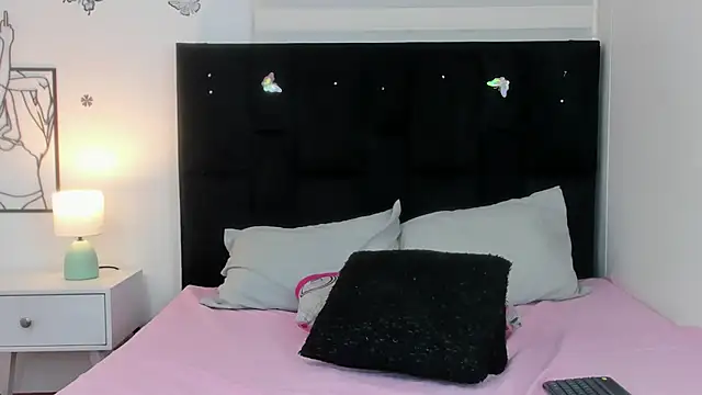 Snapshot of Brenda_Karter chatting on July 2026 07:18:02 PM Brenda Karter online show from July 2026 07:18:02 PM