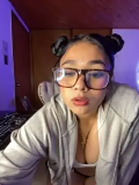 Snapshot of Violetta_pinkk1 chatting on March 2026 04:51:02 AM Violetta pinkk1 online show from March 2026 04:51:02 AM