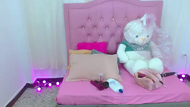 Steixy cute online show from April 2026 07:10:01 PM