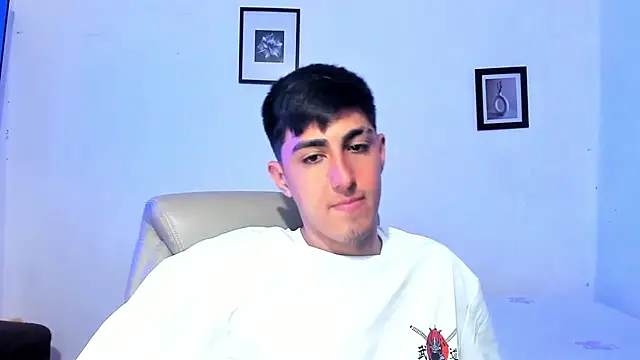 Snapshot of babyted272 chatting on March 2026 01:22:02 AM babyted272 online show from March 2026 01:22:02 AM