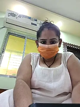 diyam4002 online show from February 2026 09:03:02 AM