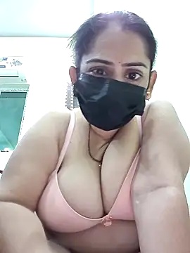 diyam4002 online show from February 2026 02:05:02 PM