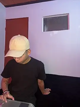 bliinkii and luka  online show from April 2026 01:34:01 PM