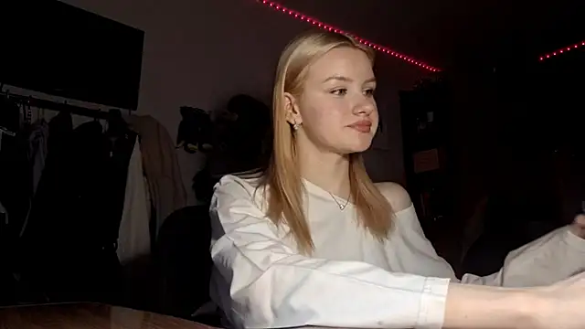 Snapshot of ChongTreece chatting on February 2026 06:10:01 AM ChongTreece online show from February 2026 06:10:01 AM