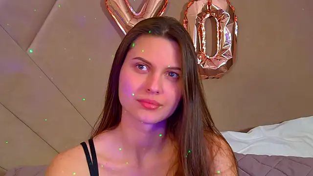 Snapshot of AliceVersal chatting on February 2026 04:32:01 AM AliceVersal online show from February 2026 04:32:01 AM