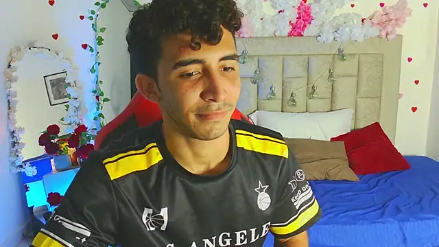 Caius fox online show from April 2026 11:26:01 AM