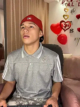 Snapshot of Dominik_Souza chatting on February 2026 01:42:01 PM Dominik Souza online show from February 2026 01:42:01 PM