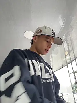 Dominik Souza online show from April 2026 06:52:02 PM