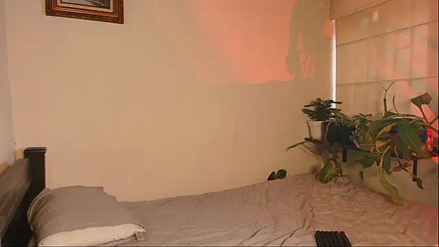 Snapshot of slowburnmystic chatting on February 2026 10:31:01 PM slowburnmystic online show from February 2026 10:31:01 PM