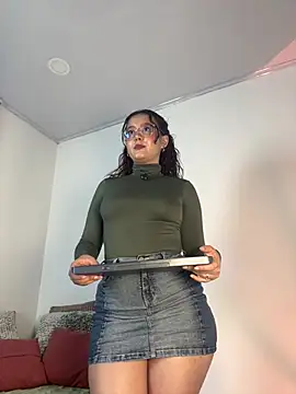 kittysophie  online show from February 2026 12:38:01 PM