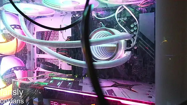 Snapshot of Elinaharper chatting on April 2026 06:24:02 PM Elinaharper online show from April 2026 06:24:02 PM