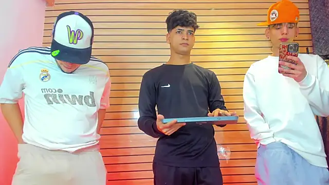 TheBatMansion online show from April 2026 06:13:05 AM