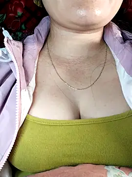 Snapshot of Reina_Fcup01 chatting on February 2026 01:06:02 PM Reina Fcup01 online show from February 2026 01:06:02 PM