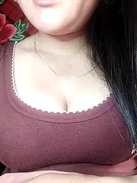 Snapshot of Reina_Fcup01 chatting on February 2026 11:32:01 PM Reina Fcup01 online show from February 2026 11:32:01 PM