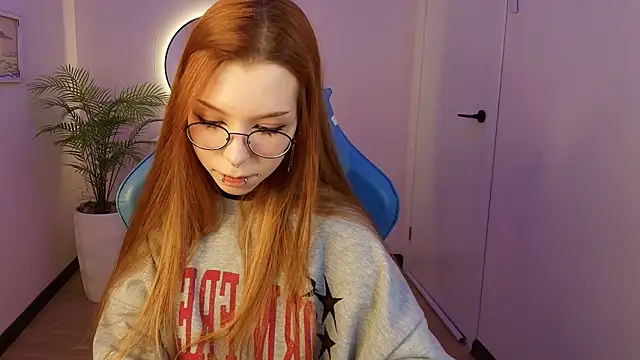 Snapshot of PinkAn8el chatting on February 2026 02:28:01 AM PinkAn8el online show from February 2026 02:28:01 AM