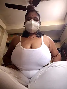 Snapshot of Curvy_Trisha chatting on February 2026 05:23:02 AM Curvy Trisha online show from February 2026 05:23:02 AM