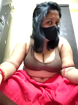 Snapshot of Curvy_Trisha chatting on March 2026 11:45:02 AM Curvy Trisha online show from March 2026 11:45:02 AM