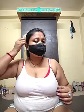 Curvy Trisha online show from May 2026 02:58:01 PM