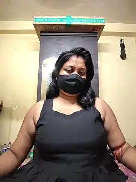 Snapshot of Curvy_Trisha chatting on June 2026 08:07:01 PM Curvy Trisha online show from June 2026 08:07:01 PM