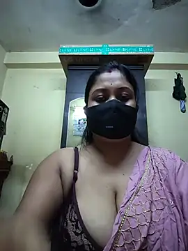 Snapshot of Curvy_Trisha chatting on July 2026 07:31:01 PM Curvy Trisha online show from July 2026 07:31:01 PM