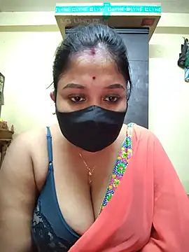 Snapshot of Curvy_Trisha chatting on July 2026 08:15:01 PM Curvy Trisha online show from July 2026 08:15:01 PM