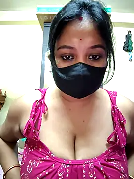 Snapshot of Curvy_Trisha chatting on July 2026 07:54:01 PM Curvy Trisha online show from July 2026 07:54:01 PM