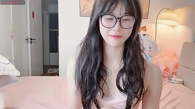Luminous4173 online show from May 2026 12:32:01 PM