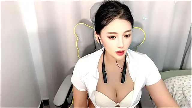 yayayaya520 online show from May 2026 09:37:01 AM
