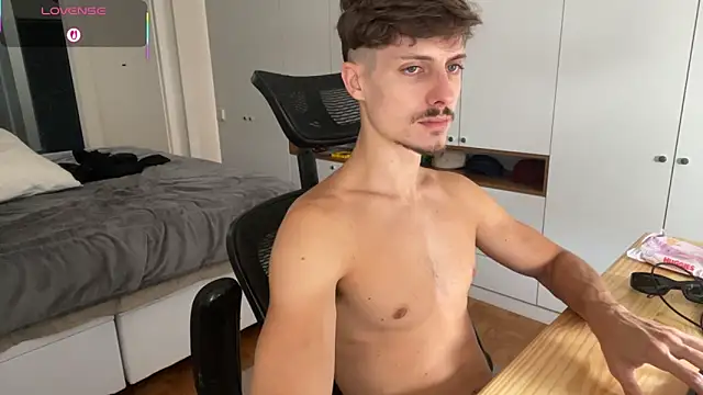 Snapshot of vitoraugustoxxx chatting on February 2026 06:39:01 PM vitoraugustoxxx online show from February 2026 06:39:01 PM