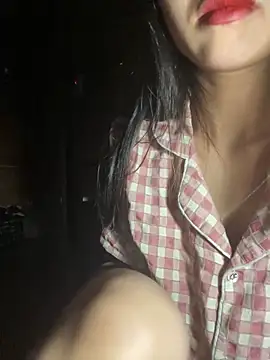 uyensexy online show from April 2026 03:53:01 PM