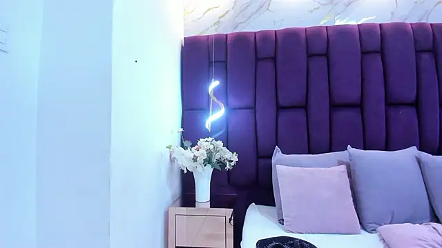 crystalstonee online show from March 2026 10:16:01 PM