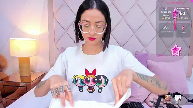 crystalstonee online show from April 2026 08:39:01 PM