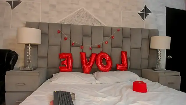 Snapshot of ZoehPeterr_ chatting on February 2026 05:15:01 AM ZoehPeterr online show from February 2026 05:15:01 AM