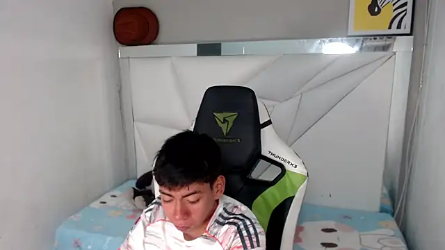 Snapshot of Liarr_ chatting on February 2026 08:07:02 PM Liarr online show from February 2026 08:07:02 PM